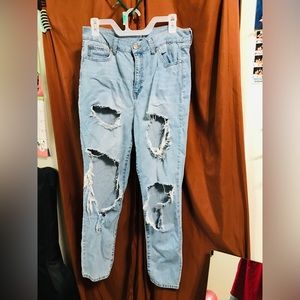 Blue ripped jean’s